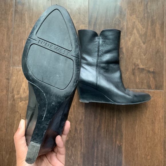 NINE WEST boots. Pointed Toe Black Leather. Size 7. - Picture 4 of 8